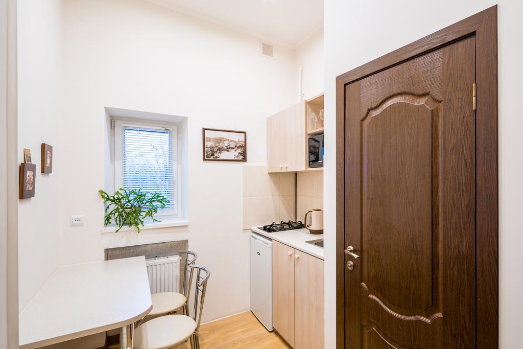 Apartment On Khmelnytskogo Street Lviv Luaran gambar