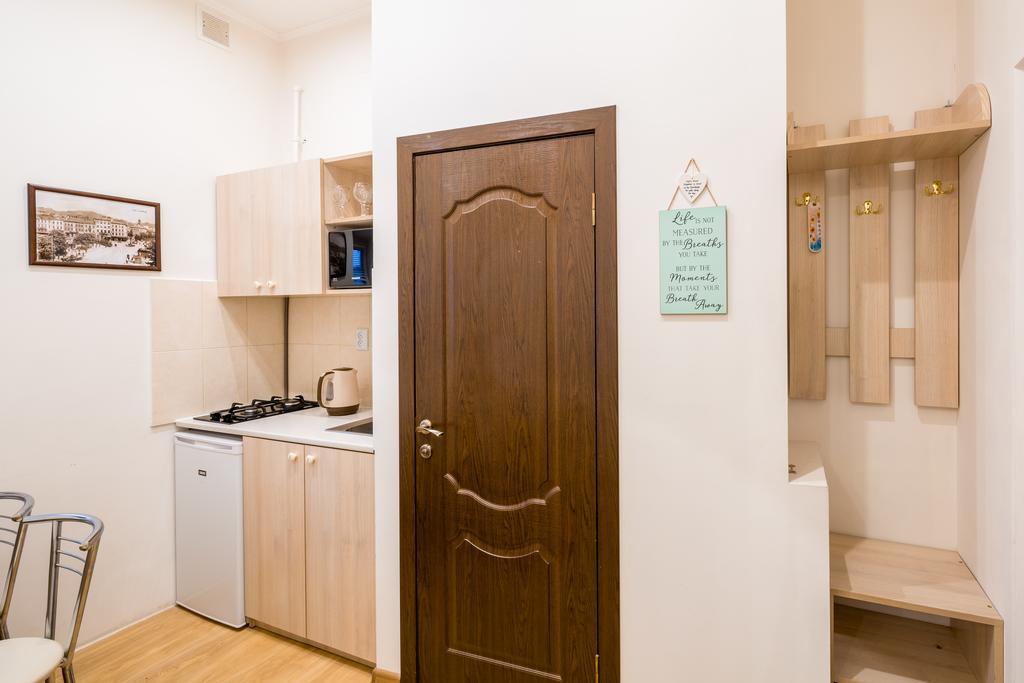 Apartment On Khmelnytskogo Street Lviv Luaran gambar